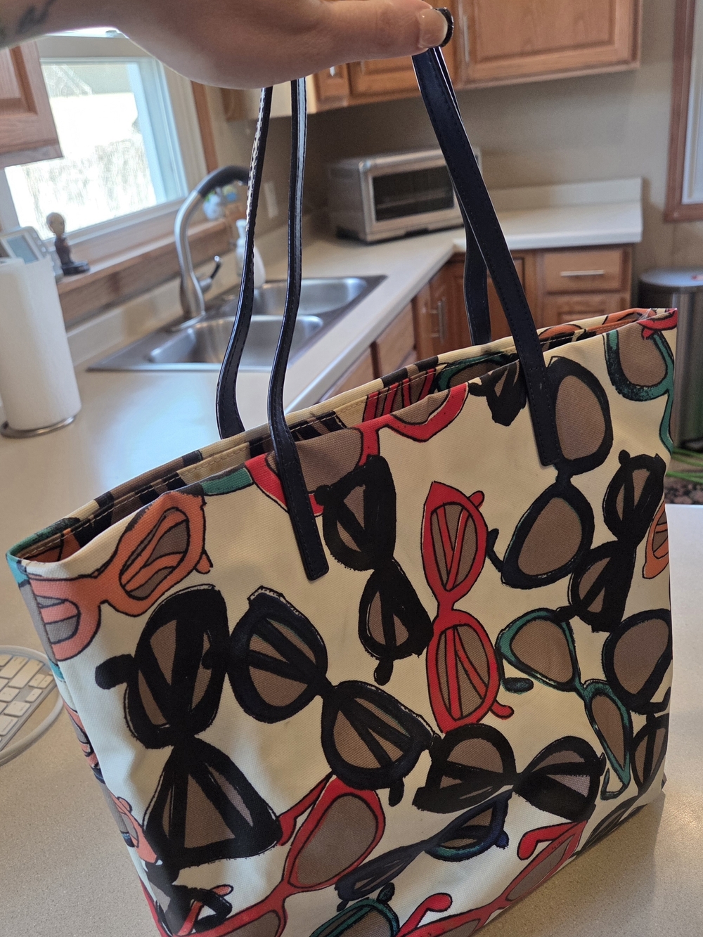 Kate Spade Sunglasses Print Tote Bag in Cream and Multicolor - Picture 2 of 4
